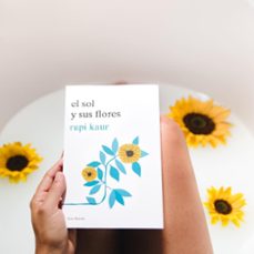 el sol y sus flores-rupi kaur-9788432234057