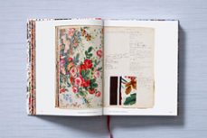 the book of printed fabrics. from the 16th century until today-gril mariotte aziza-9783836562768